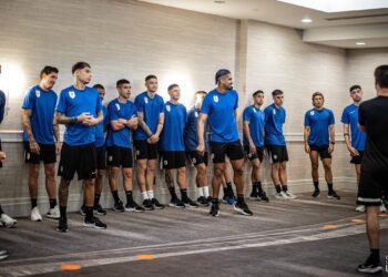 Rompecabezas para Bielsa: Uruguay obligado a rearmar su defensa