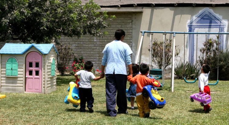 Al menos 5.025 menores de edad viven en centros de acogida.