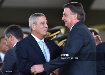 Bolsonaro junto a su exministro de Defensa