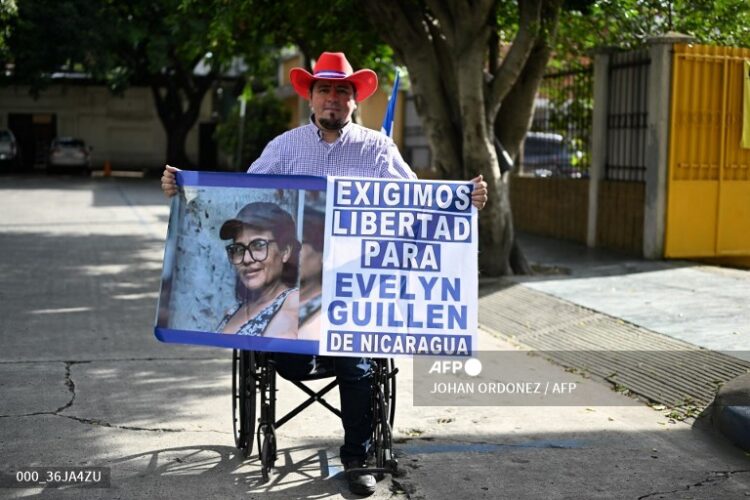 Los activistas opositores son detenidos