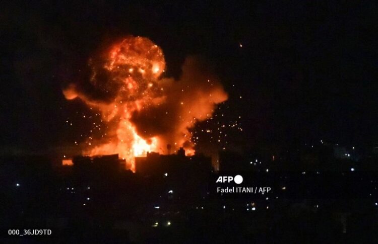Israel bombardea Gaza