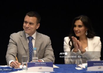 Noboa suspendió por cinco meses a la vicepresidenta Victoria Abad