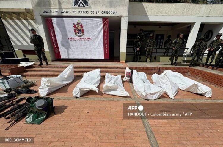 Los cuerpos de los guerrilleros muertos