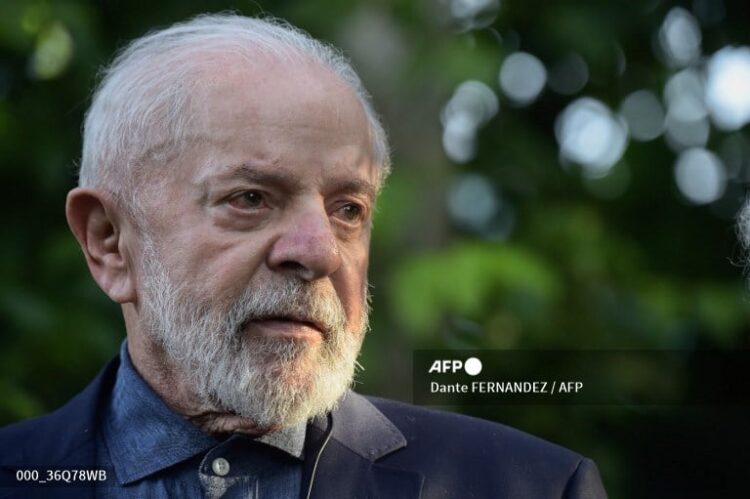 Lula da Silva sigue internado