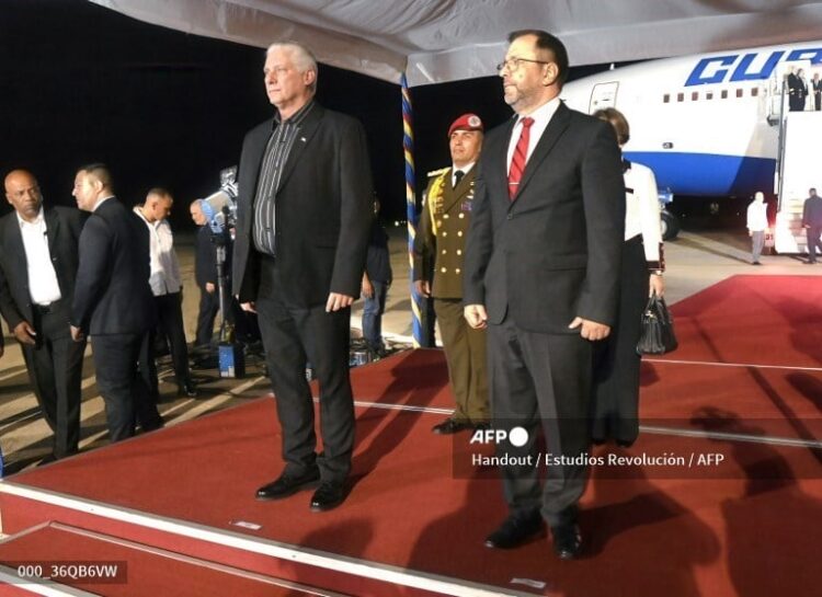 El presidente de Cuba fue el primero en llegar a la cita