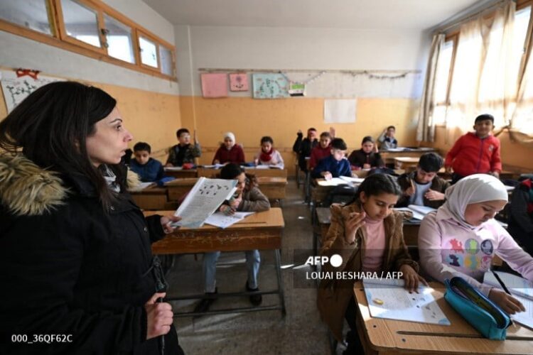 Algunos niños acudieron hoy a las escuelas
