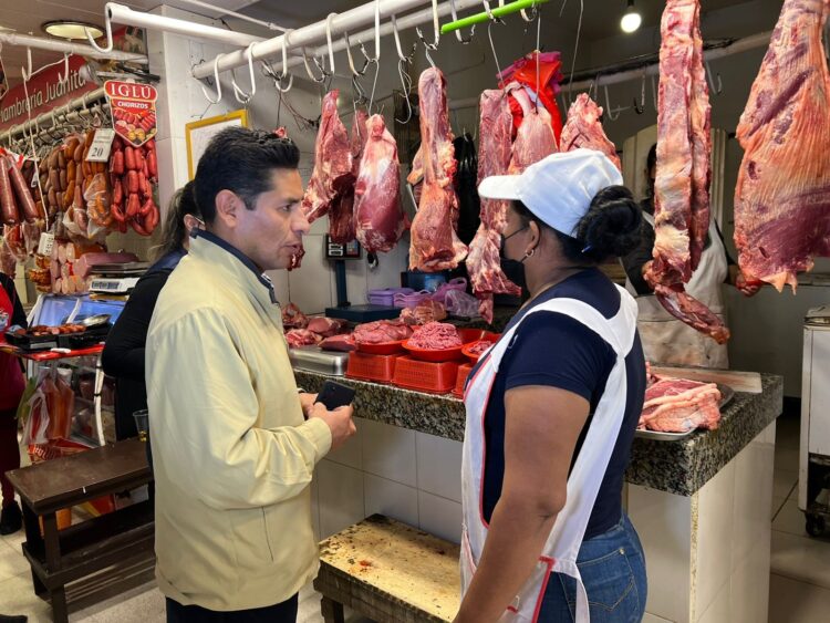 Carniceros anuncian paro indefinido en Santa Cruz
