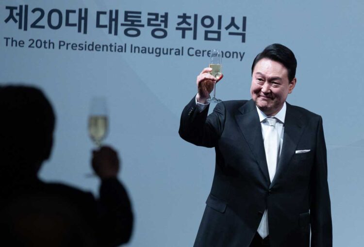 El presidente de Corea del Sur evita la destitución