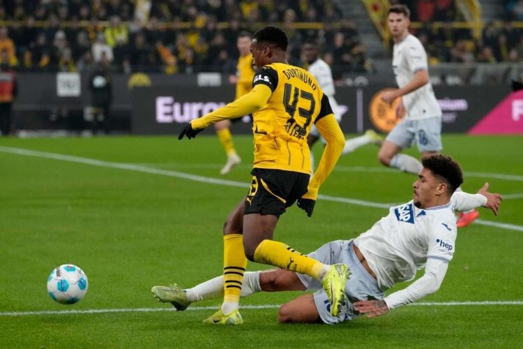 Borussia Dortmund se deja el triunfo en el descuento ante Hoffenheim (1-1)
