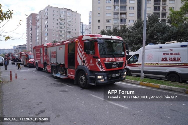 Los equipos de emergencia aún estaban en el lugar