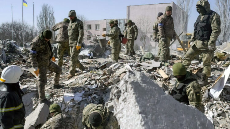 Rusia entrega a Ucrania los cuerpos de 563 soldados muertos en la guerra
