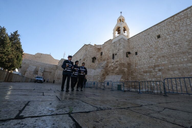 La Iglesia de la Natividad sin arreglos navideños