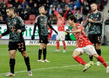 Bayern sufre su primera derrota en Bundesliga, Leverkusen se acerca