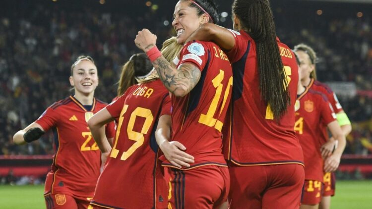 Fútbol español acapara títulos y elogios en un año para recordar