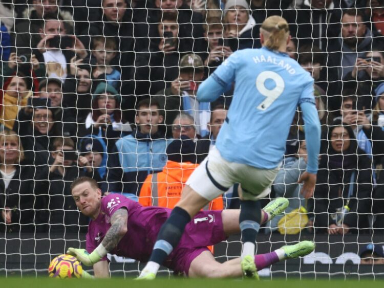 Manchester City se olvida de ganar; el Chelsea da alas al Liverpool