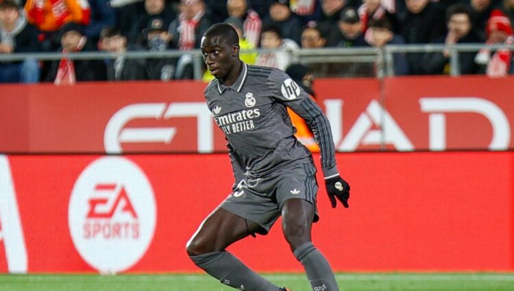 Mendy sufre una lesión muscular y no estará contra el Atalanta