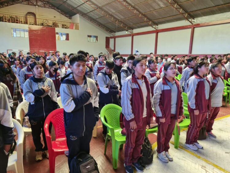 Recibieron información de la oferta académica en El Alto