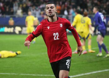 Un jugador del Lyon es atracado a mano armada en su casa