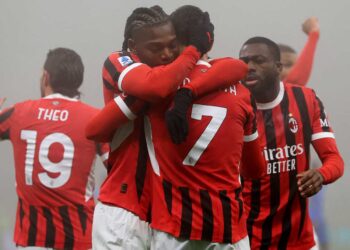 Milan y Bolonia avanzan a cuartos de Copa de Italia con goleadas