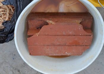 En un operativo, la Intendencia de La Paz halló la venta insalubre de alimentos.