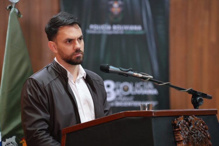 Del Castillo anuncia sanción ‘ejemplar’ a quienes tomaron cuarteles en Cochabamba