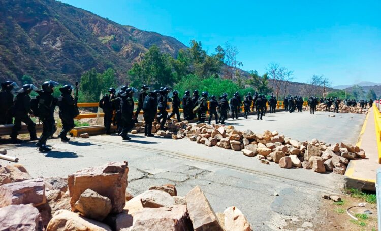 Tras horas de tensión en Parotani, la Policía habilita la vía hacia el occidente