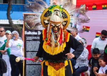 Mostraron la variedad de las danzas bolivianas