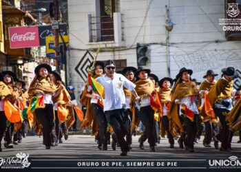 Oruro vive el Primer Convite rumbo al carnaval 2025.