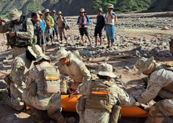 Rescatistas hallaron el cuerpo de la niña que fue arrastrada por el río en Tacopaya.