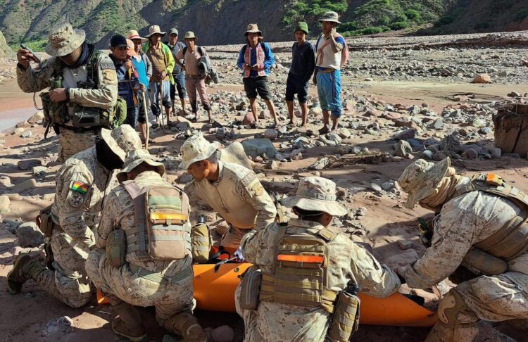 Rescatistas hallaron el cuerpo de la niña que fue arrastrada por el río en Tacopaya.
