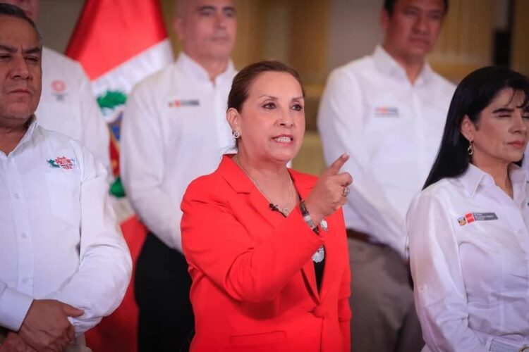 Boluarte dijo que la cirugía de nariz no fue estética