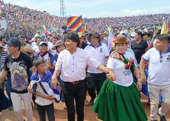 En actos paralelos, el evismo y el arcismo celebran los 19 años de la llegada del MAS al Gobierno