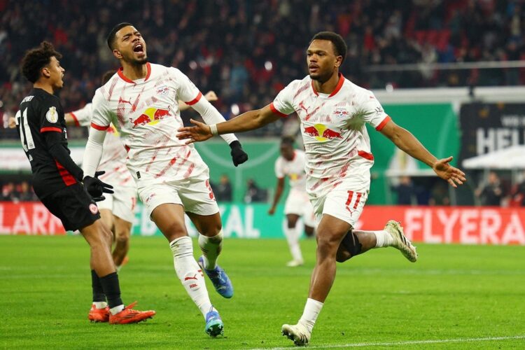 Openda, con un doblete, mete al Leipzig en cuartos de Copa alemana
