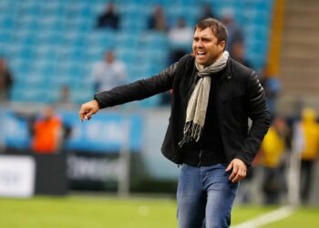 Deportivo Alavés despide a García Plaza y contrata a argentino Eduardo Coudet