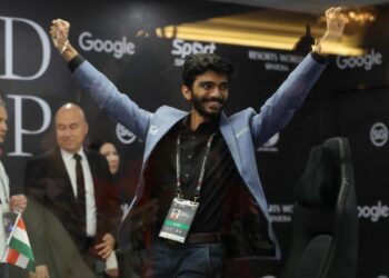 Indio Dommaraju Gukesh de 18 años se convierte en campeón del mundo más joven de ajedrez