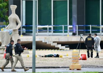 Una persona murió al detonar un explosivo