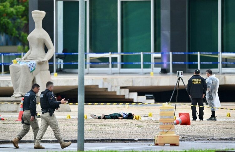 Una persona murió al detonar un explosivo