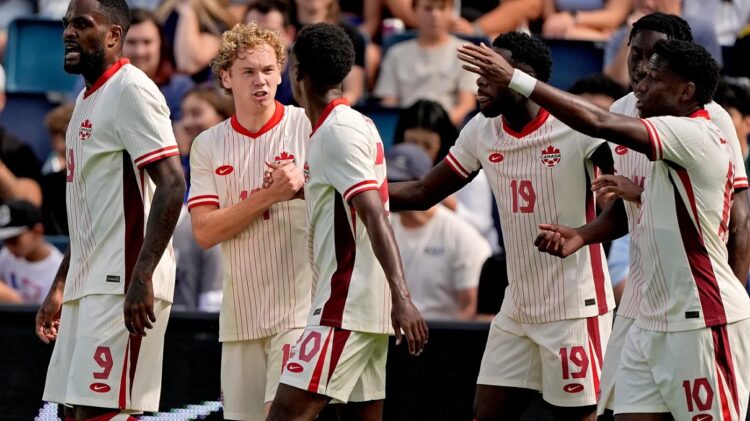 Canadá derrota 2-1 a un Estados Unidos que sigue esperando un nuevo entrenador