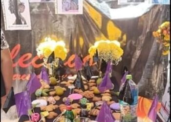 Con el tradicional mast'aku, activistas recordaron a las víctimas de feminicidio en Cochabamba.