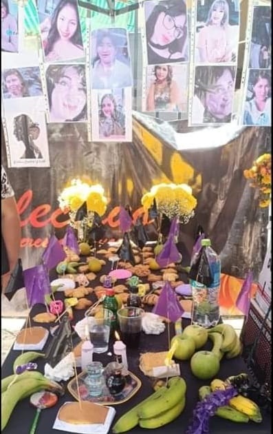 Con el tradicional mast'aku, activistas recordaron a las víctimas de feminicidio en Cochabamba.