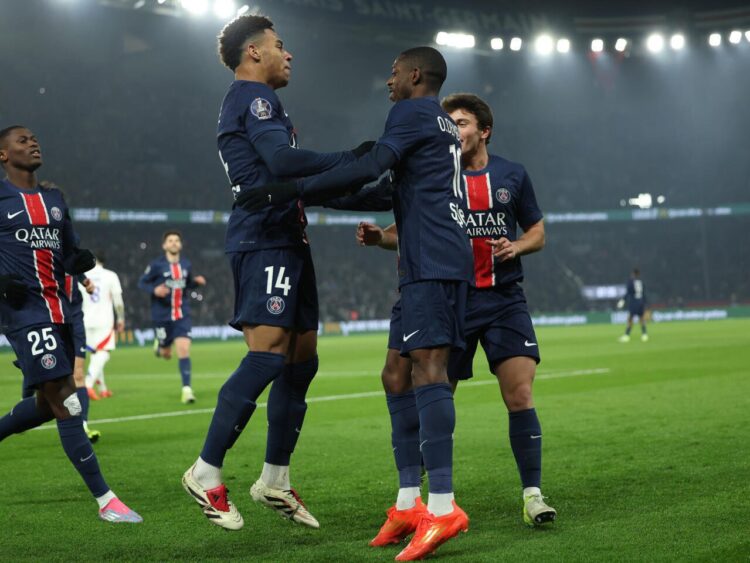 PSG gana al Lyon y se escapa como líder de la Ligue 1