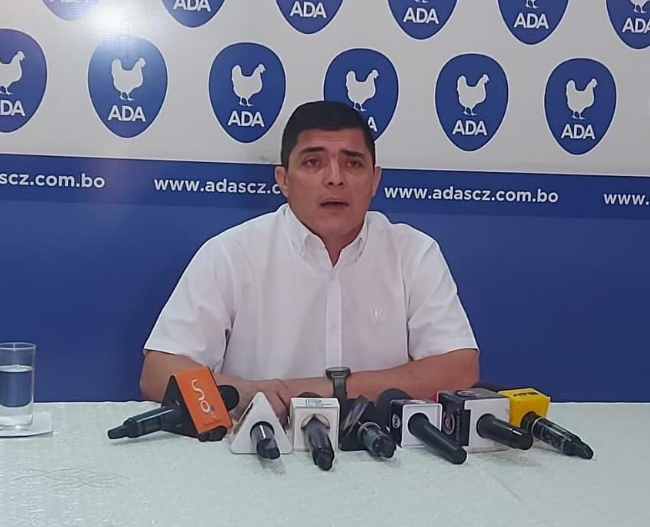 Avícolas condicionan reunión con el Gobierno; piden diálogo sin el viceministro Silva