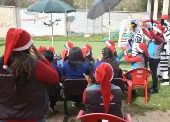 Los niños reciben terapia y ayuda psicosocial