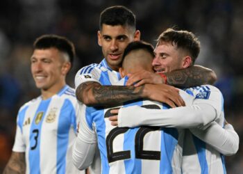 Argentina se luce sin Messi ante Chile en despedida de Di María