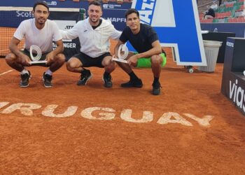 Arias y Zeballos ante el exfutbolista Forlán y Coria en el Uruguay Open