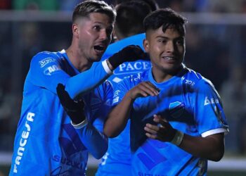 A ritmo de goleada, Bolívar se prueba el traje de campe…