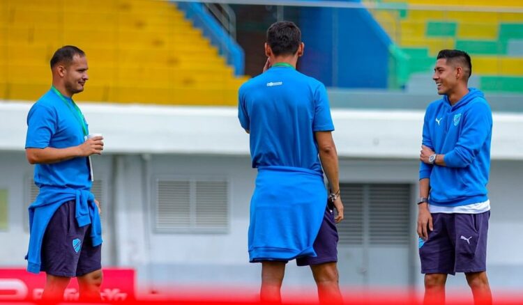 Rodríguez, Gomes y Sávio, Bolívar apela a su temible tridente