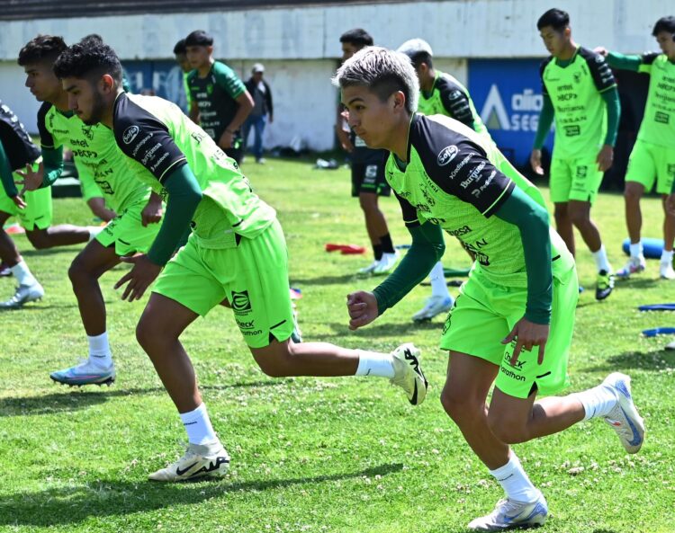 Sin Ramiro Vaca y con equipo diferente, la Selección Boliviana viaja a Guayaquil