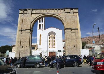 Conozca las calles de La Paz cerradas este sábado por Todos Santos