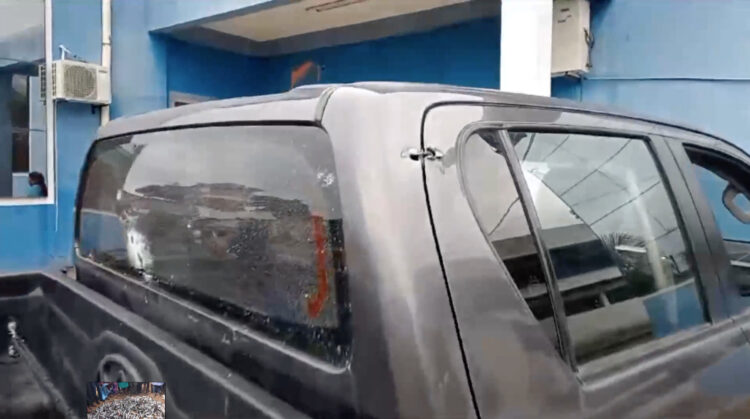 La camioneta en que viajaba Evo Morales tiene 14 impactos.